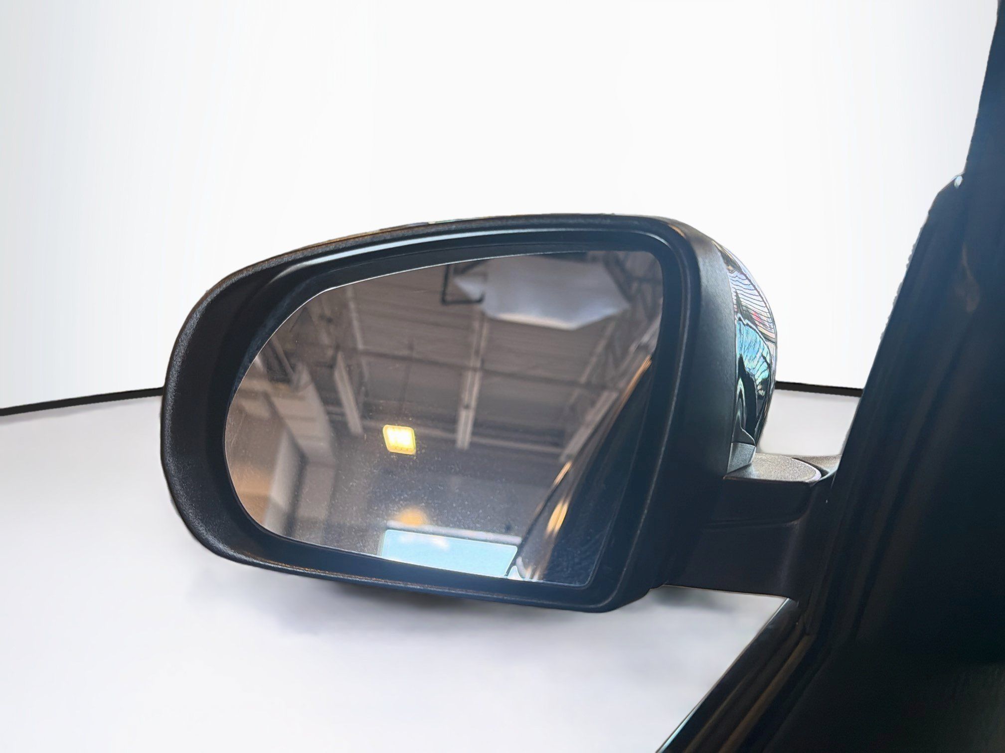 Used 2019 Jeep Cherokee Limited AWD/4WD image 16