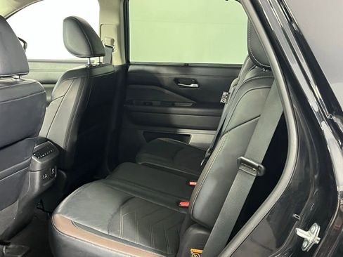 Used 2023 Nissan Pathfinder Platinum w/ Cargo Package image 25