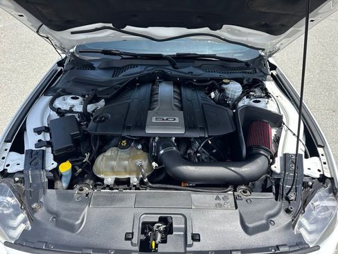 Used 2018 Ford Mustang GT w/ Black Accent Pkg RWD image 29