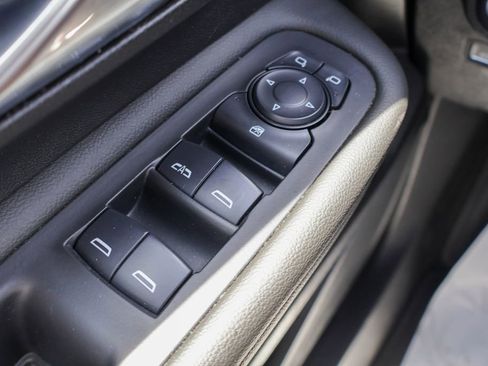 Used 2024 GMC Terrain SLE AWD/4WD image 18