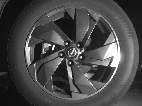 Used 2025 Nissan Rogue SV FWD image 12
