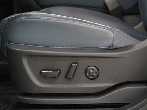 Used 2023 Nissan Ariya image 23