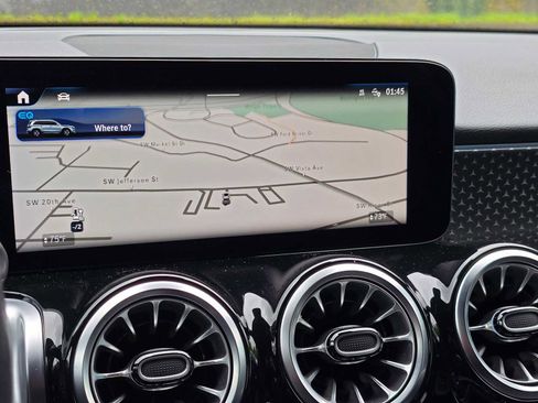 Used 2024 Mercedes-Benz EQB 250+ image 30