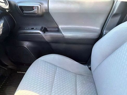 Used 2020 Toyota Tacoma SR w/ SR Convenience Package RWD image 19