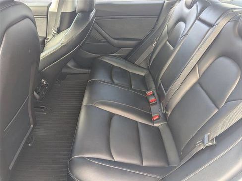 Used 2018 Tesla Model 3 Long Range image 19