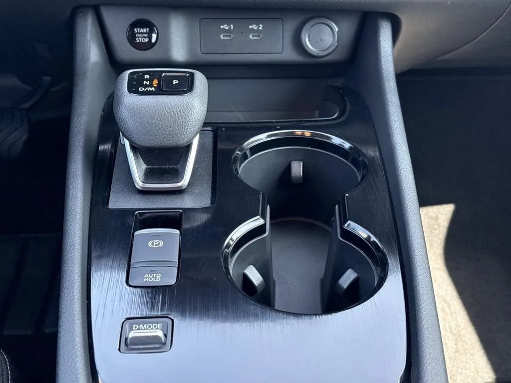Used 2025 Nissan Rogue S FWD image 14