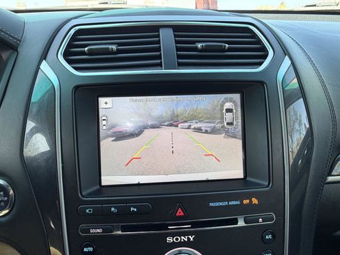 Used 2017 Ford Explorer Platinum AWD/4WD image 19