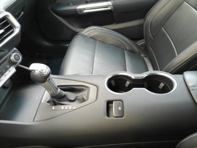 Used 2025 Ford Mustang Premium RWD image 39