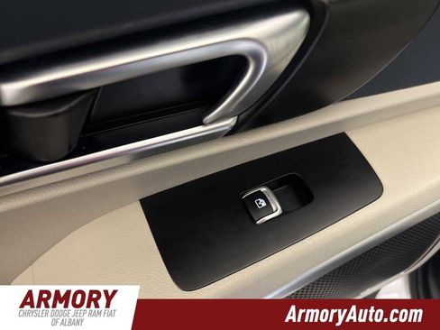 Used 2023 Kia Telluride EX w/ EX Captain's Chair Package image 25