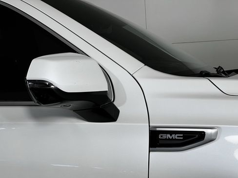 Used 2023 GMC Yukon XL Denali w/ Denali Reserve Package image 18