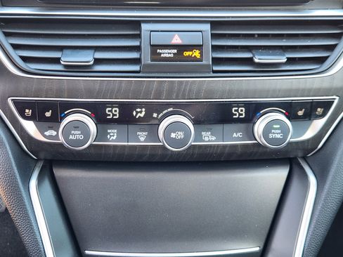 Used 2018 Honda Accord Touring image 22