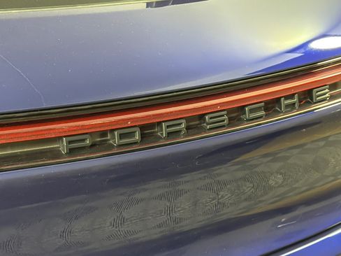 Used 2023 Porsche Macan AWD/4WD image 26