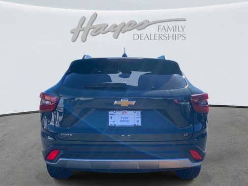 Used 2025 Chevrolet Trax LT image 42