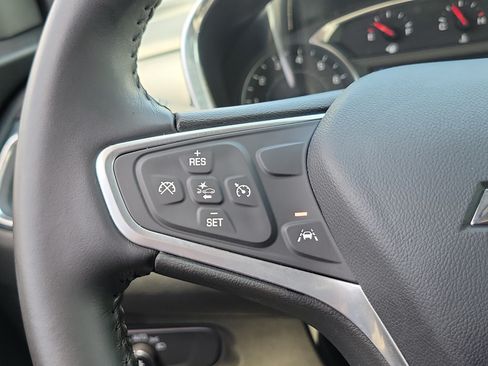 Used 2022 Chevrolet Equinox LT FWD image 22