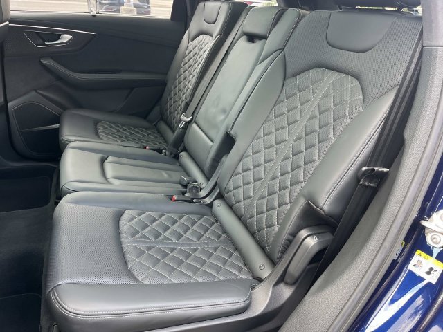 Used 2023 Audi SQ7 Prestige AWD/4WD image 22