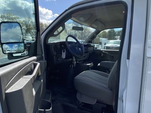 New 2024 GMC Savana 3500 w/ Power Convenience Package image 18
