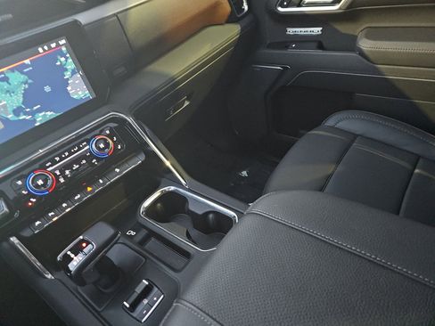 Used 2025 GMC Sierra 1500 Denali image 25