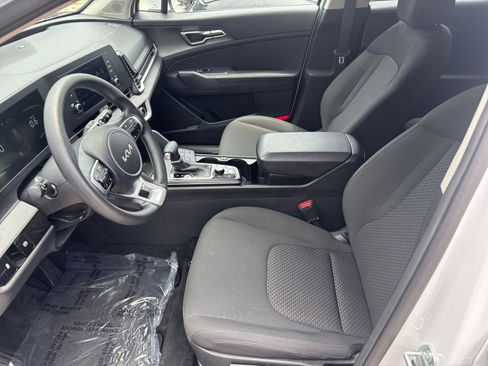 Used 2025 Kia Sportage LX FWD image 27