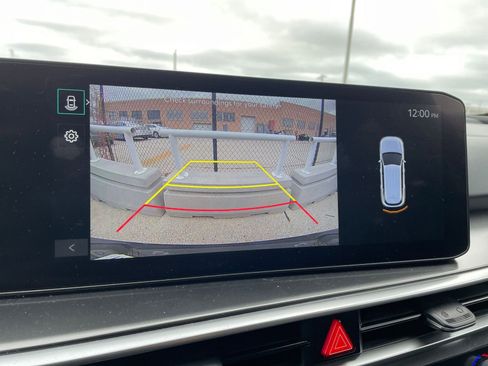 Used 2024 Kia Sorento S image 17