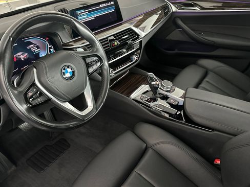Used 2020 BMW 530e w/ Convenience Package RWD image 9