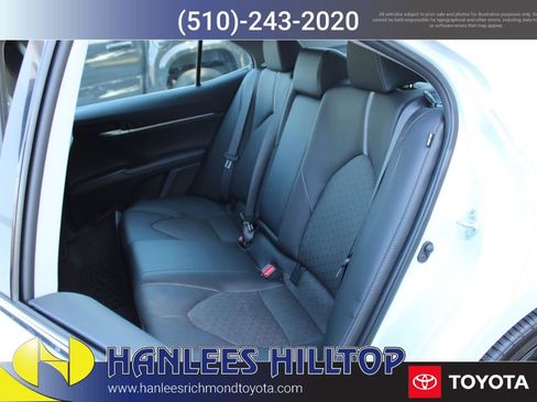 Used 2023 Toyota Camry XSE FWD image 14