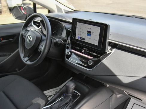 Used 2025 Toyota Corolla LE w/ Convenience Package FWD image 42