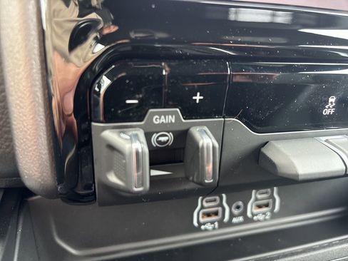 New 2026 RAM 1500 4x4 Crew Cab image 39