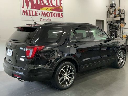 Used 2018 Ford Explorer Sport w/ Equipment Group 401A AWD/4WD image 7