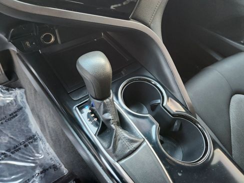 Used 2019 Toyota Camry LE image 25