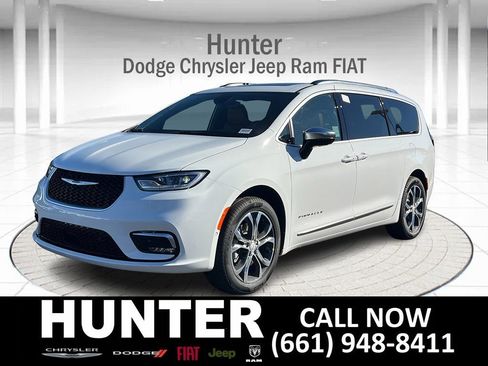 New 2026 Chrysler Pacifica Pinnacle w/ Trailer Tow Group image 1