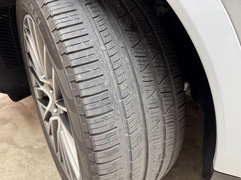 Used 2022 Porsche Cayenne Platinum Edition image 29