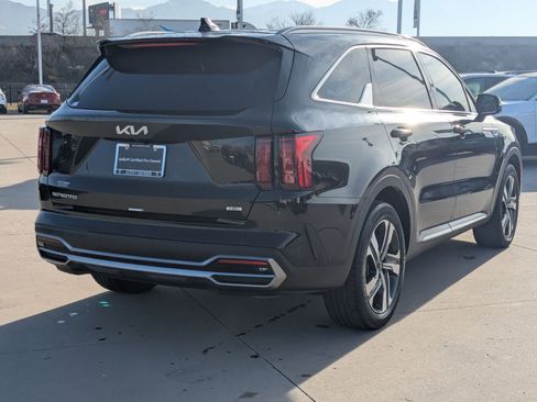 Certified 2024 Kia Sorento EX image 5