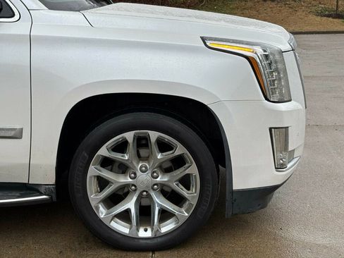 Used 2016 Cadillac Escalade Luxury image 37