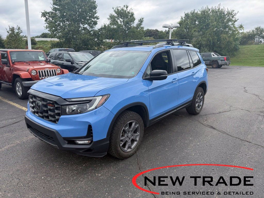 Used 2024 Honda Passport TrailSport image 1