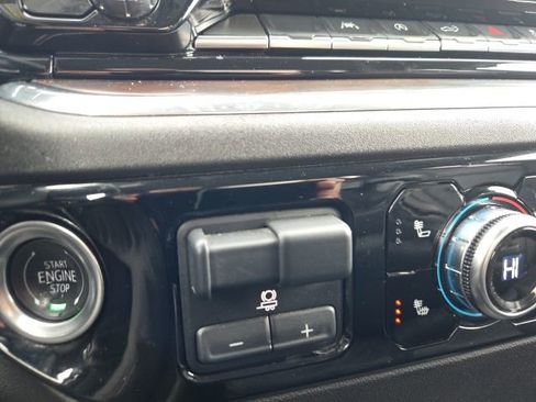 Used 2025 GMC Sierra 1500 SLT image 31