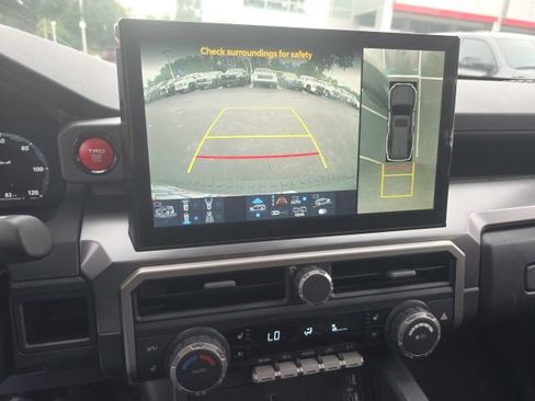 Used 2025 Toyota 4Runner TRD Off-Road Premium AWD/4WD image 19