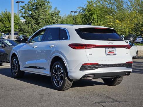 Certified 2025 Audi Q5 Premium w/ Convenience Package AWD/4WD image 9