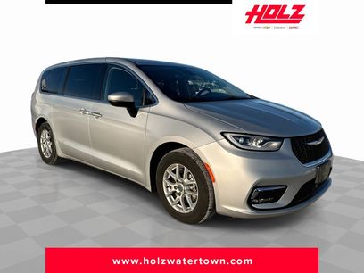 Used 2023 Chrysler Pacifica Touring-L