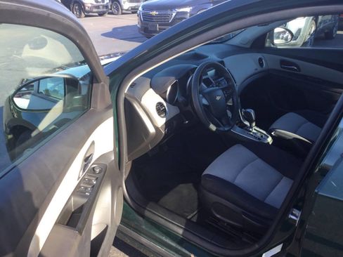 Used 2014 Chevrolet Cruze LS FWD image 9