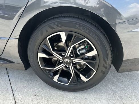 Used 2025 Hyundai Sonata SEL FWD image 11