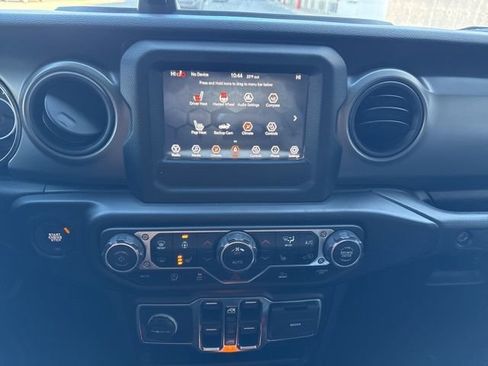 Used 2021 Jeep Gladiator Sport image 16