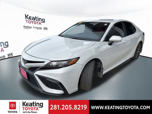 Used 2024 Toyota Camry SE image 7