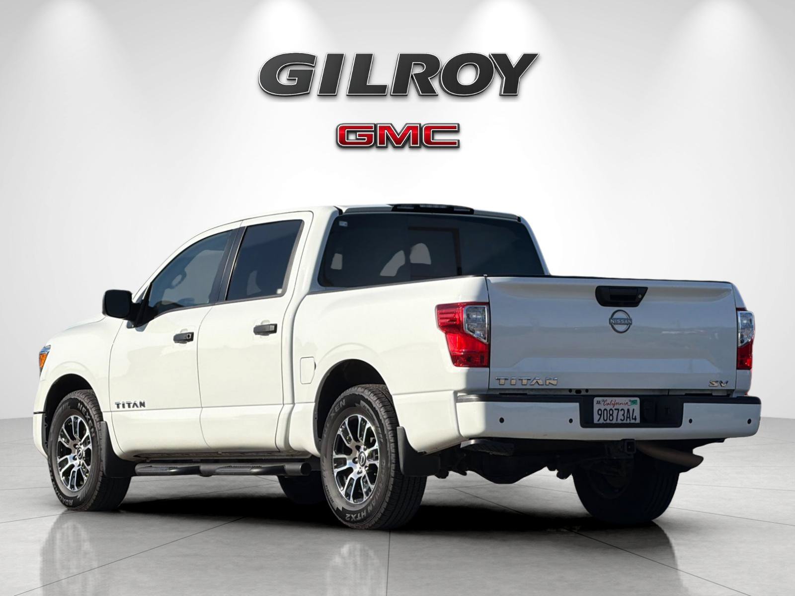 Used 2024 Nissan Titan SV w/ SV Convenience Package RWD image 5