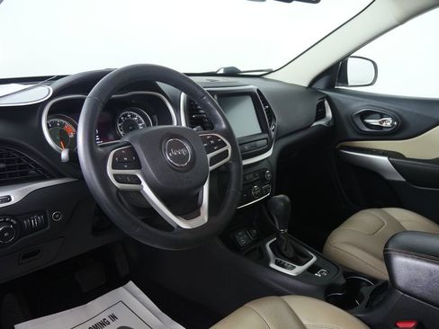 Used 2017 Jeep Cherokee Limited w/ Luxury Group image 12