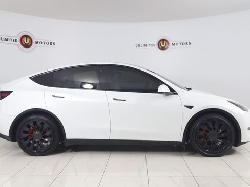 Used 2022 Tesla Model Y Performance AWD/4WD image 2