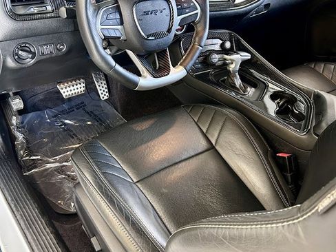 Used 2016 Dodge Challenger SRT RWD image 13