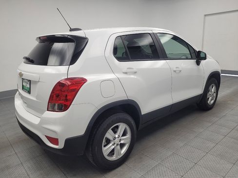 Used 2022 Chevrolet Trax LS w/ Tint and Cruise Package AWD/4WD image 9