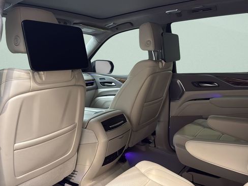 Used 2024 Cadillac Escalade Sport Platinum AWD/4WD image 14