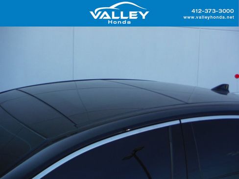 Used 2021 Toyota Camry XSE FWD image 3