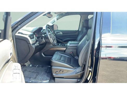 Used 2019 GMC Yukon Denali w/ Denali Ultimate Black Edition AWD/4WD image 9